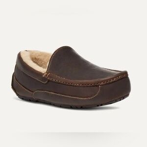 UGG Men's plush ascots  8wide